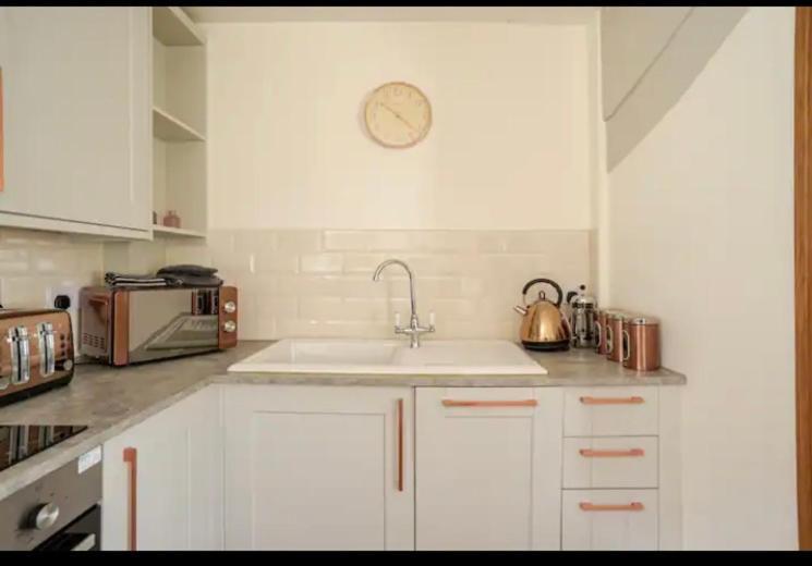 Stans Place Self Catering Cottage Malmesbury Exterior photo